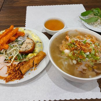 Banh Cuon Thanh Tri - Bánh cuốn trứng đặc biệt & bánh canh tôm cua - Vietnamese Near Me - Westminster, California Banh Cuon Thanh Tri - Bánh cuốn trứng đặc biệt & bánh canh tôm cua - Vietnamese Near Me - Westminster, California