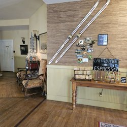 Currier Inn - Lobby area and little gift shop of hand-made items.