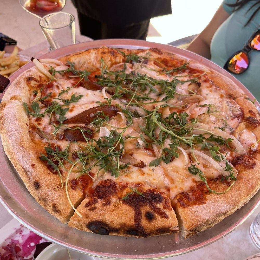 Garre Winery - Pear pizza - Wineries Near Me - Livermore, California Garre Winery - Pear pizza - Wineries Near Me - Livermore, California