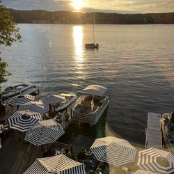 Lake House Pub & Grille