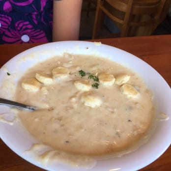 Duckie's Chowder House - Starchy chowder. Give it a C+ - Seafood Near Me - Cayucos, California