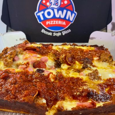 D-Town Pizzeria by null