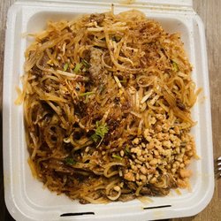 Finest Thai - Beef 23. Pad Thai