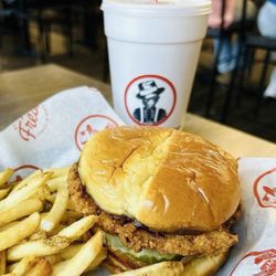 Slim Chickens - Crispy Chicken Sandwich