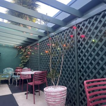 Due Fiori - Cute Outdoor Patio - Italian Near Me - Long Beach, California Due Fiori - Cute Outdoor Patio - Italian Near Me - Long Beach, California