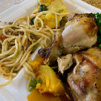 Restaurante Brasil - chicken, pasta, and vegetables in a styrofoam container - Brazilian Near Me - Boca Raton, Florida Restaurante Brasil - chicken, pasta, and vegetables in a styrofoam container - Brazilian Near Me - Boca Raton, Florida