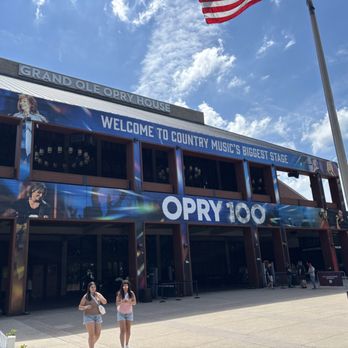 Grand Ole Opry - Music Venues Near Me - Nashville, Tennessee