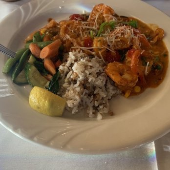 Soule Domain - Shrimp Dish sautéed with peppers and veggies, wild rice - New American Near Me - Kings Beach, California