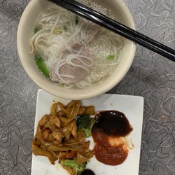 Rolling Wok Asian Cuisine & Pho - Pho Eye Round Steak and little bit of Pad See Ew