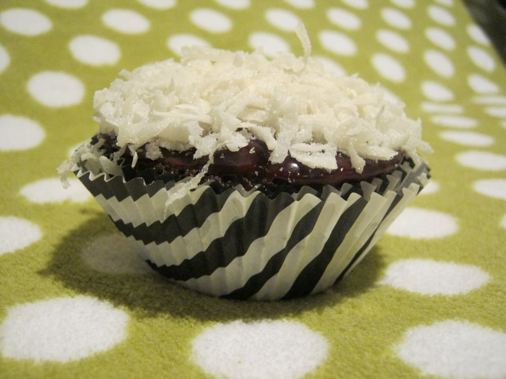Frostings Cupcakery Logo