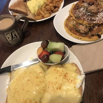 T's Restaurant - Eggs Benedict over toast! Delicious sauce! - Breakfast & Brunch Near Me - Narragansett, Rhode Island