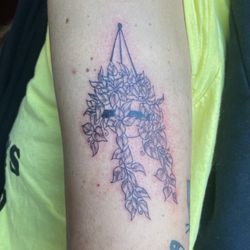 White Raven Tattoo and Piercing