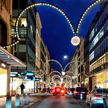 Einkaufsstraße Neuer Wall - Weihnachtsdeko (12/2022) - Shopping Passages Near Me - Hamburg, HH