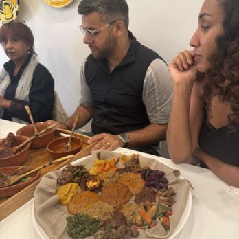 Gursha - Veggie combo, kitfo, doro wot, Derek tibs, shiro wot and alicha - Ethiopian Near Me - Toronto, Ontario Gursha - Veggie combo, kitfo, doro wot, Derek tibs, shiro wot and alicha - Ethiopian Near Me - Toronto, Ontario