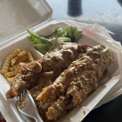 Q's Place Creole Cooking & Seafood - Fish etoufee