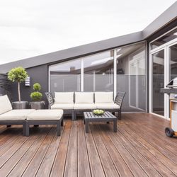Stained wood deck & ext paint