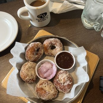 Southern Belle's - BoNuts - Breakfast & Brunch Near Me - Barrington, Illinois Southern Belle's - BoNuts - Breakfast & Brunch Near Me - Barrington, Illinois