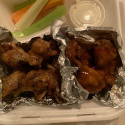 Wings Sports Bar & Grill - Chicken 10 Wings