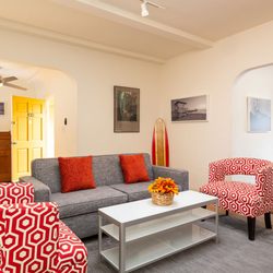 Sea View Inn at the Beach - 2 Bed/1 Bath Apartment