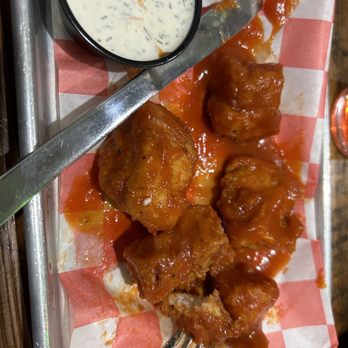 9er's Diner & Pub - Boneless wings with sweet and spicy sauce - Breakfast & Brunch Near Me - Brunswick, Ohio