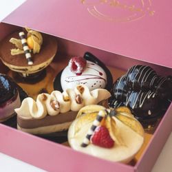 Carrara's Pastries
