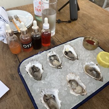 The Lonely Oyster - Cocktail Bars Near Me - Los Angeles, California The Lonely Oyster - Cocktail Bars Near Me - Los Angeles, California