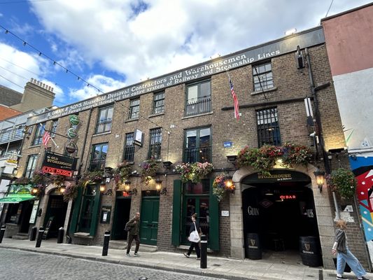 The Old Storehouse Bar and Restaurant by null
