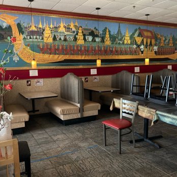 Novi Siam Spicy - the interior of a restaurant - Thai Near Me - Novi, Michigan