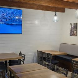 Plaka Grill - TV with videos of GREECE