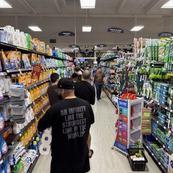 Ralphs - 30 person check out line. This is outrageous - Grocery Near Me - San Diego, California