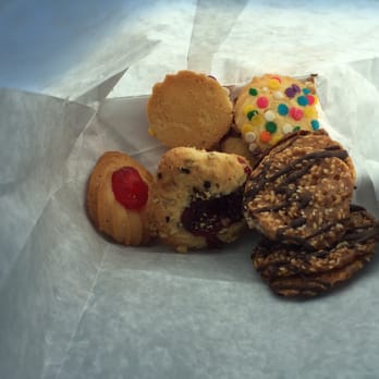 Bea's Bakery - Bakeries Near Me - Tarzana, California