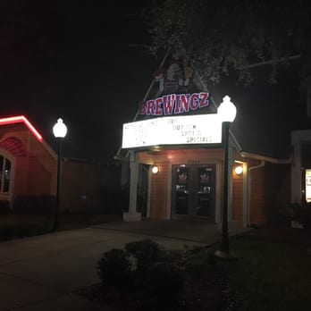 BreWingZ Restaurant and Bar - Outside! - Chicken Wings Near Me - Houston, Texas
