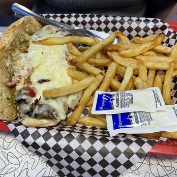 Mel's Diner - Diners Near Me - Pigeon Forge, Tennessee
