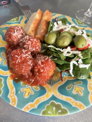 Gratta Wines and Market by null