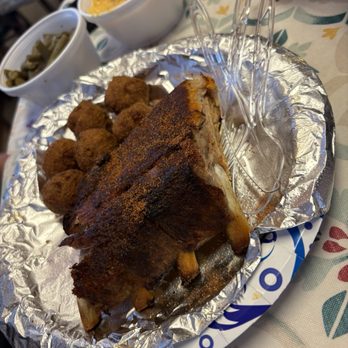 Preacher's Smokehouse - 4 rib bones, hush puppies, green beans and Mac and cheese - Barbeque Near Me - Sevierville, Tennessee Preacher's Smokehouse - 4 rib bones, hush puppies, green beans and Mac and cheese - Barbeque Near Me - Sevierville, Tennessee