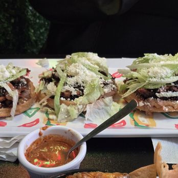 El Chapulin Mexican Restaurant - Sopes con al pastor - Mexican Near Me - Upper Darby, Pennsylvania El Chapulin Mexican Restaurant - Sopes con al pastor - Mexican Near Me - Upper Darby, Pennsylvania