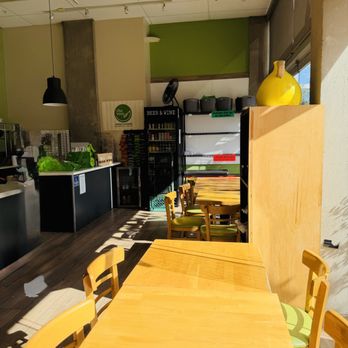 The Toss - Inside - Salad Near Me - San Carlos, California