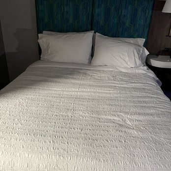 Hampton Inn by Hilton Cornwall - Hotels Near Me - Cornwall, Ontario