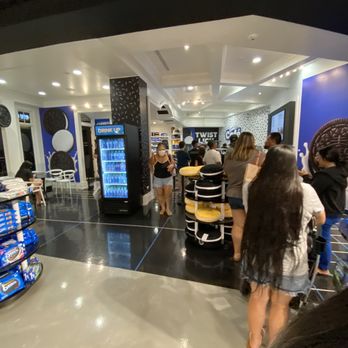 IT'SUGAR - New cafe opened - Candy Stores Near Me - Honolulu, Hawaii