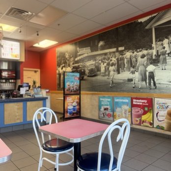 Dairy Queen Store - Ice Cream & Frozen Yogurt Near Me - Bolingbrook, Illinois Dairy Queen Store - Ice Cream & Frozen Yogurt Near Me - Bolingbrook, Illinois