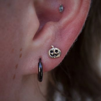 Rainbow Piercing & Jewelry - 2nd Lobe pierced with 14k White Gold Jack-o-Lantern - Piercing Near Me - Corona Del Mar, California Rainbow Piercing & Jewelry - 2nd Lobe pierced with 14k White Gold Jack-o-Lantern - Piercing Near Me - Corona Del Mar, California
