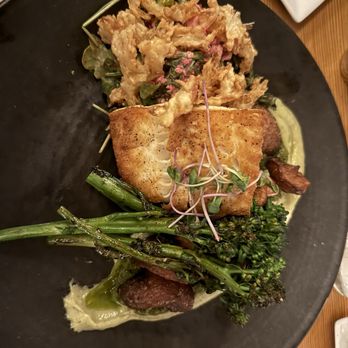 Bridgewater Bistro - Lovely halibut diner with an avocado purée and side salad and an added side of broccolini. - New American Near Me - Astoria, Oregon