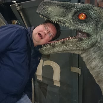 London Waterloo - This Dinosaur is hungry!!!! June 2015 - Dinosaurs on the concourse to promote the new Jurassic Park film out that week - Train Stations Near Me - London, XGL