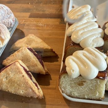 Quail and Condor - Cinnamon roll - Coffee & Tea Near Me - Healdsburg, California Quail and Condor - Cinnamon roll - Coffee & Tea Near Me - Healdsburg, California