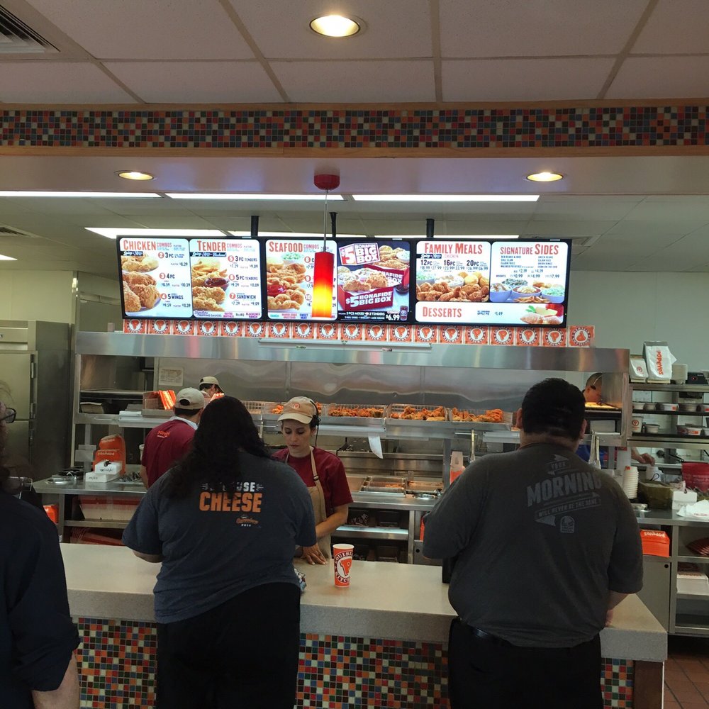 Popeyes - Still advertising 5$ big box but not available. - Fast Food Near Me - Ashburn, Virginia