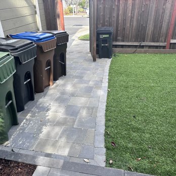 GreenPoint Turf & Paver - Pathway from gate to stairs - Landscaping Near Me