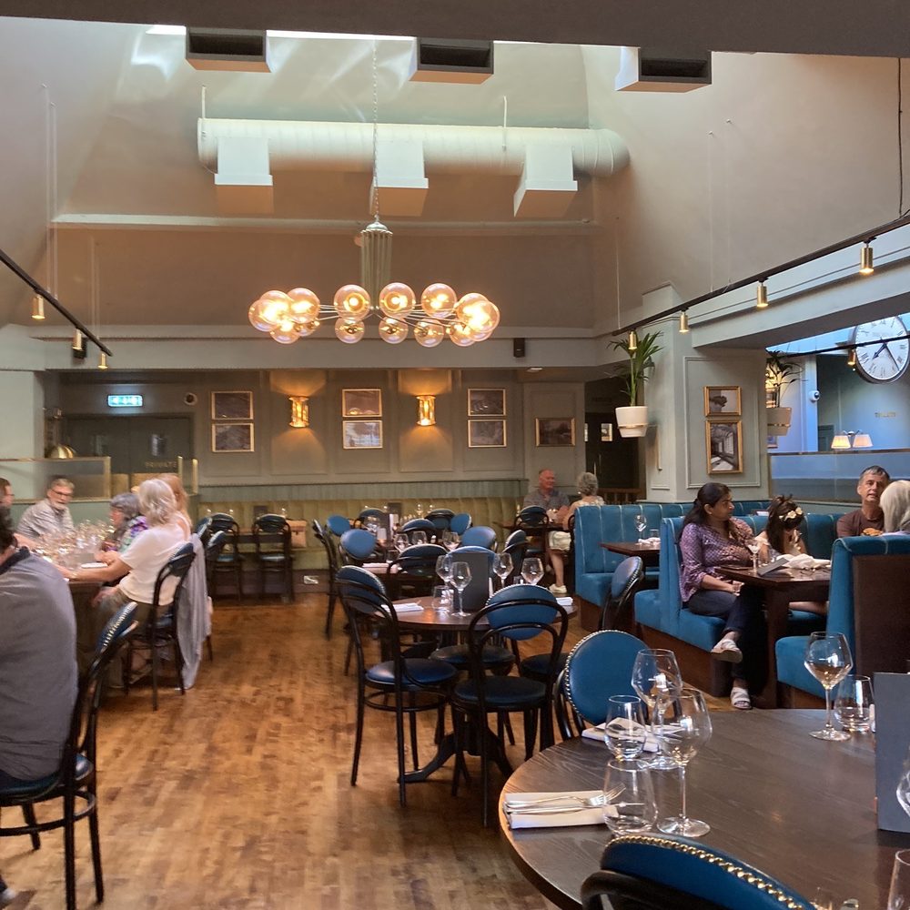 Browns Oxford - Inside seating - Wine Bars Near Me - Oxford, OXF Browns Oxford - Inside seating - Wine Bars Near Me - Oxford, OXF