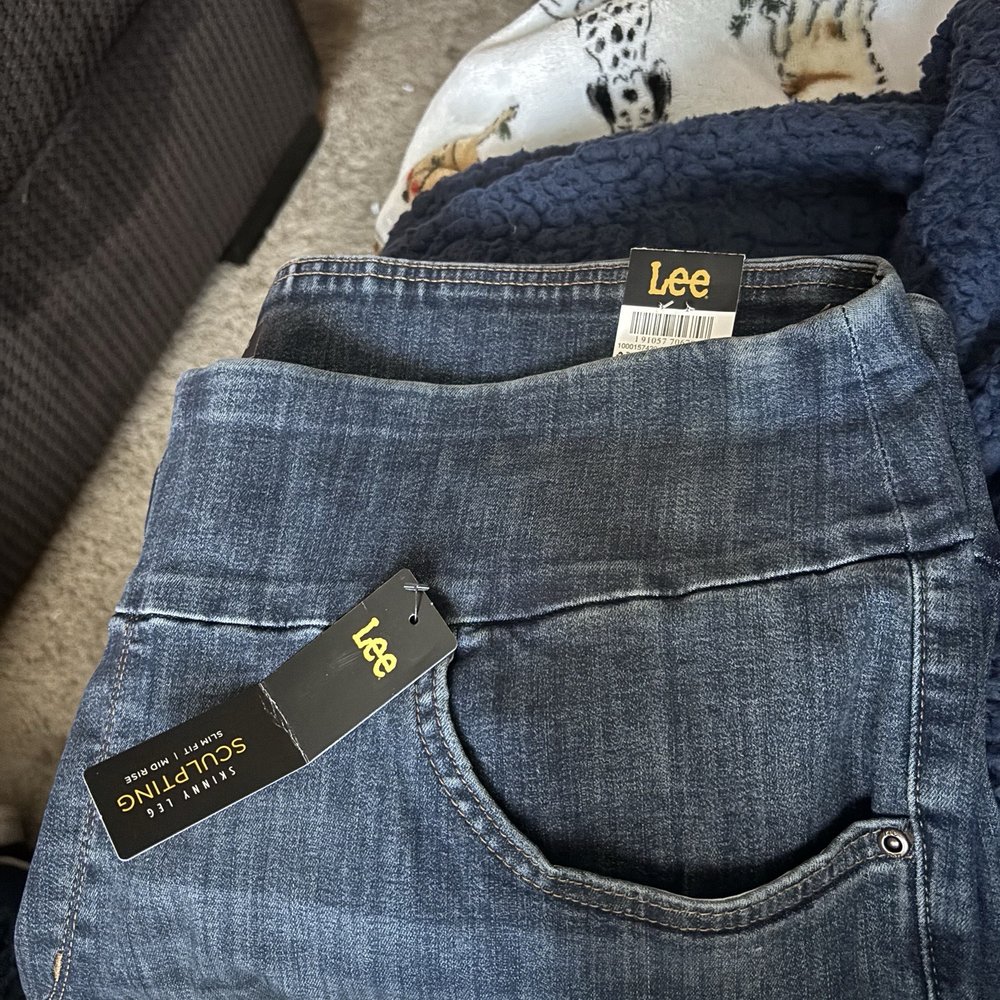 Brand new with tags New work jeans only $9.70 score