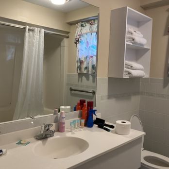Mohican Motel - Stunningly clean bathroom - Hotels Near Me - Lake George, New York Mohican Motel - Stunningly clean bathroom - Hotels Near Me - Lake George, New York