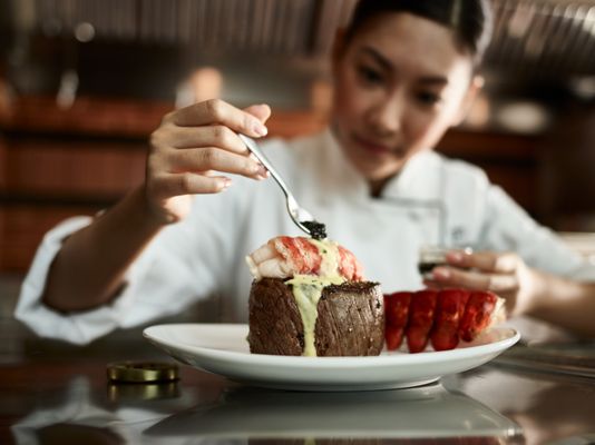 Fleming’s Prime Steakhouse & Wine Bar by null